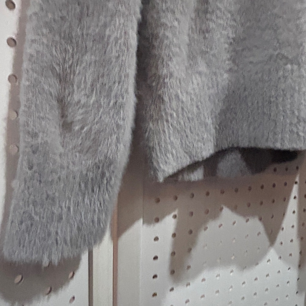 OLD NAVY‎ Gray Fuzzy Knit Sweater Crew Neck Long Sleeve Size L - Picture 7 of 7